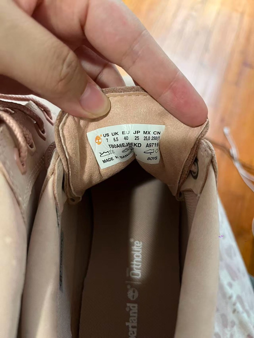 Timberland Pink Lace-Up Women's Boot - Picture 2 of 7